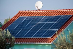 Dofinansowanie do paneli fotowoltaicznych – jakie programy aktualnie obowiązują?